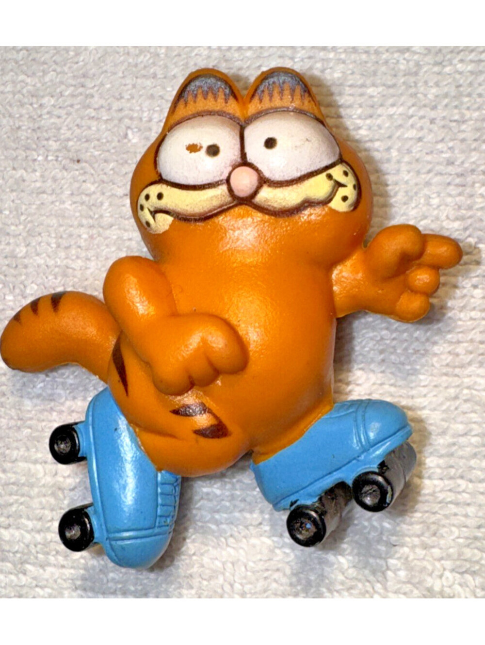 Vintage Garfield Figurine Small PVC Blue Skates